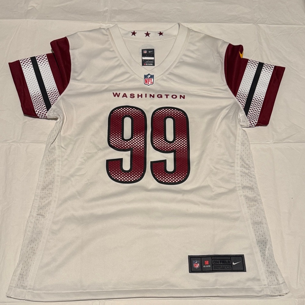 Women’s Nike Washington Commanders Jersey - Chase Young #99